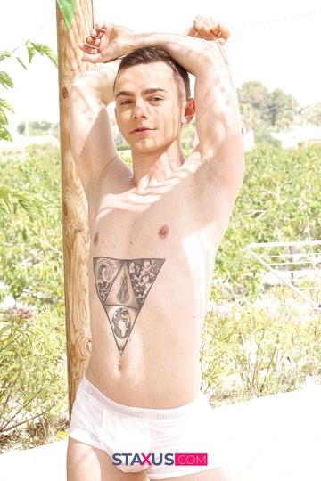 Horny gay boys at the car wash