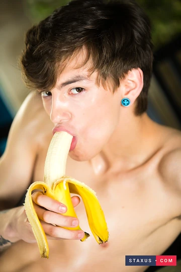 Two skinny gay boys having sex