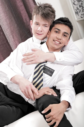 Cute boys butt fucking bareback