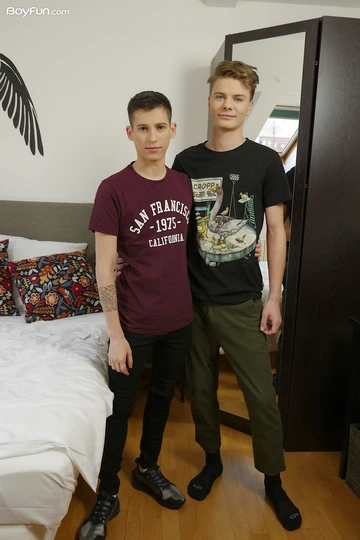 Two hot Euro boys bareback fucking