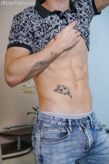 Sexy Tommy Gold wanking his big dick