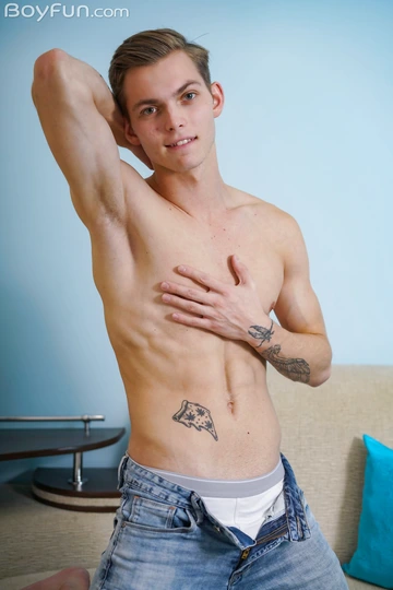 Sexy Tommy Gold wanking his big dick