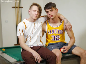 Sexy boy fucking his buddy 2589