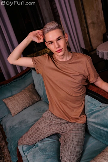 Beautiful boy jerking off and cums