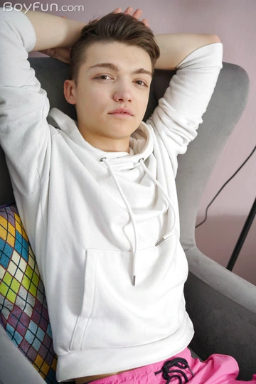 Pretty boy with a shaved dick