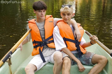 Skinny big dick twink fucking ass