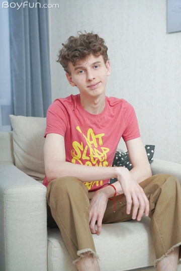 Skinny boy wanking his dick