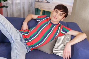 Skinny guy showing his stuff