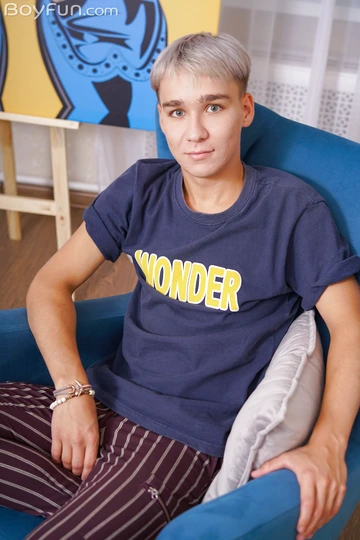 Twink with a pretty big dick