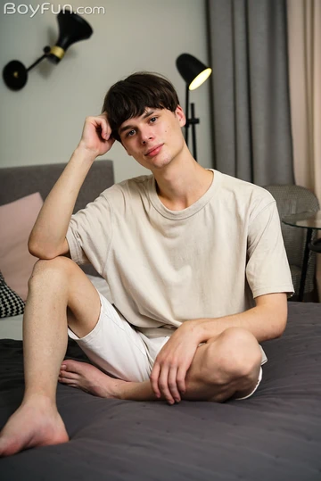 Boy with a nice fat uncut cock