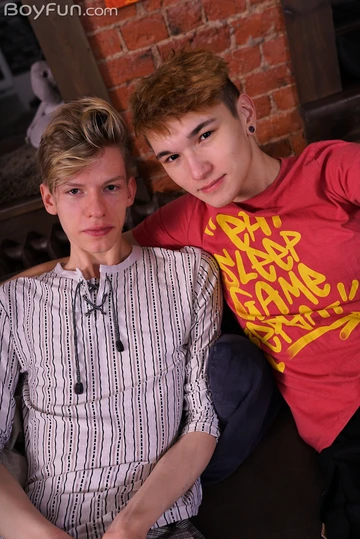 Gay boys kissing and fucking ass