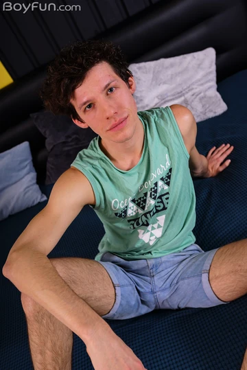 Guy with a pretty long dick